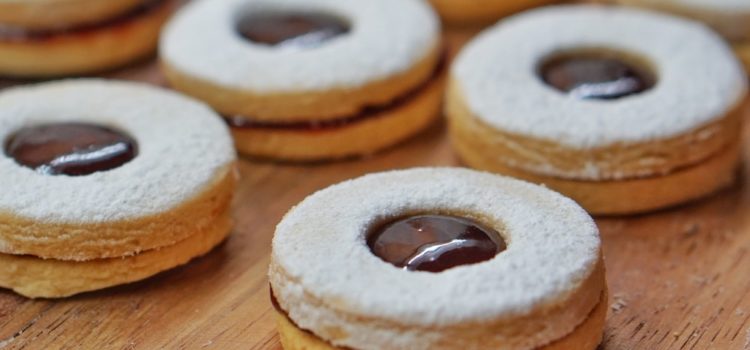 Jam Cookies - Cloning objects in Javascript Featured Image - Photo by amirali mirhashemian on Unsplash